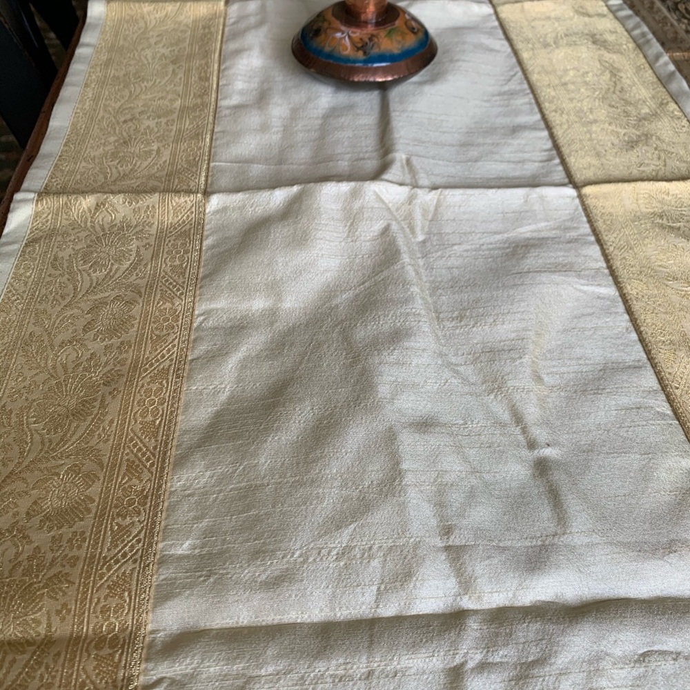 Table runner - Picture 8 of 8